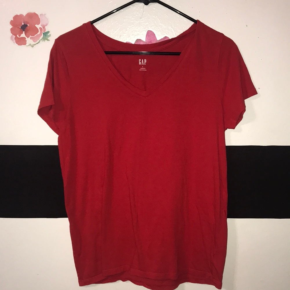 Red GAP shirt size large perfect condition